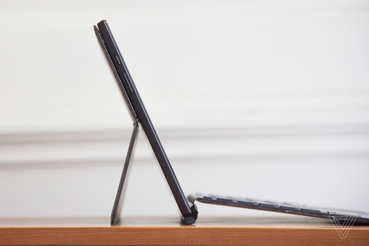 Best Cheap Laptop 2022: Asus Chromebook Detachable CM3